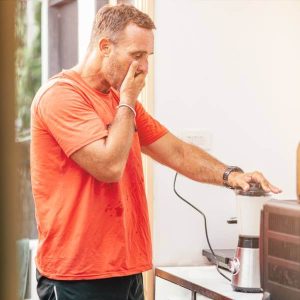 Un homme athlétique se demande quels sont les effest secondaires de la l-glutamine sur l'intestin.