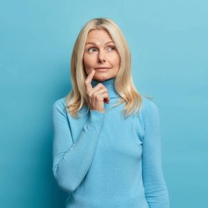 Une femme s'interroge sur ce que peut soigner l'algue de Klamath.