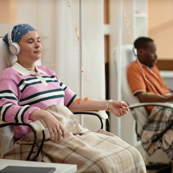 Des patients touchés par le cancer du pancréas en chimiothérapie.