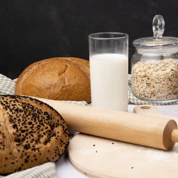 Pain, verre de lait, produits à éviter pour Hashimoto.